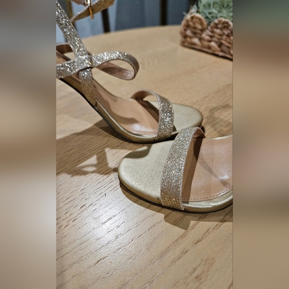 LC Lauren Conrad Hazelnuts Gold Shimmer Double Strap Stiletto Heels. Size - Picture 12 of 15